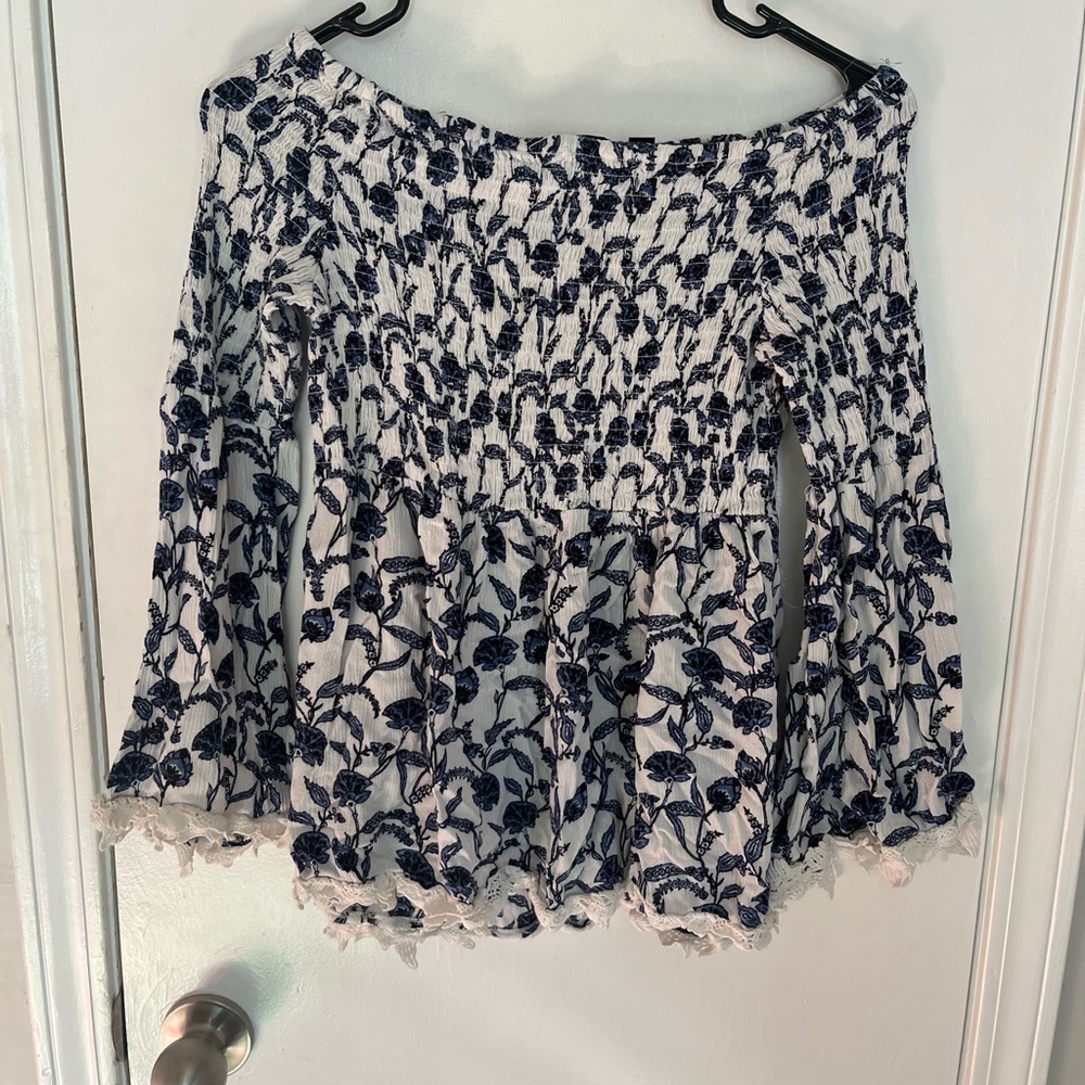 Off the shoulder long sleeve, size medium